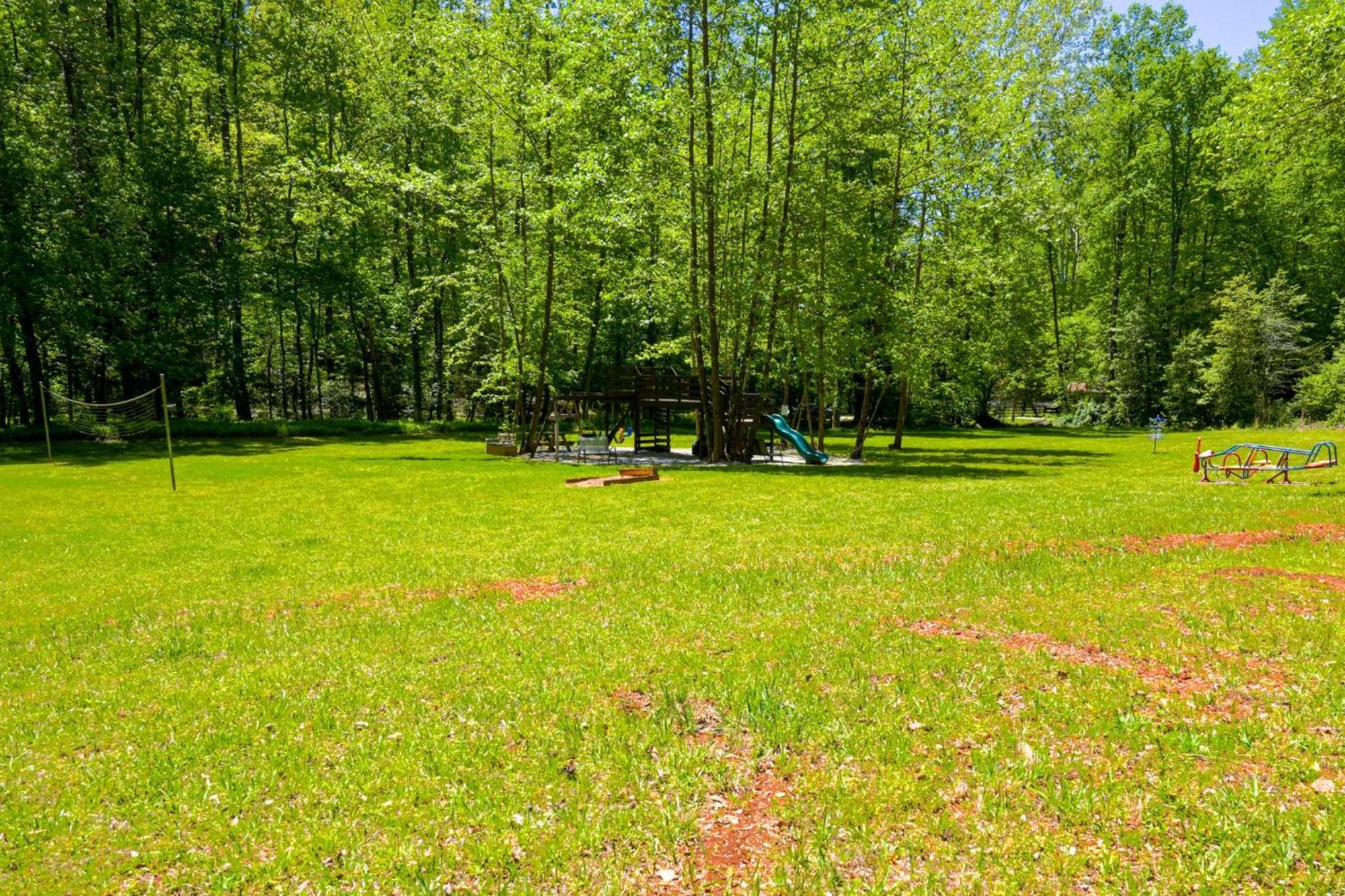 The Big Little Cabin - Hot Tub & Playground Dahlonega Exterior foto